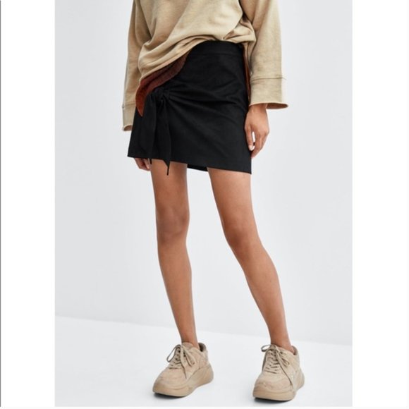 Zara TRF Black Suede Skirt NWT -M- - Picture 1 of 4